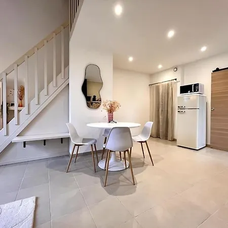 Apartment De Charme Avec Mezzanine