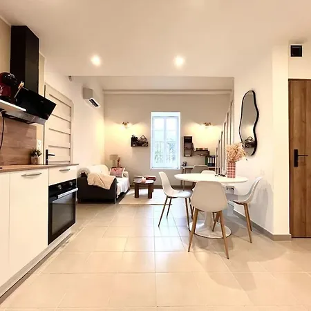 Apartment De Charme Avec Mezzanine