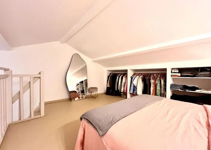 De Charme Avec Mezzanine Daire *