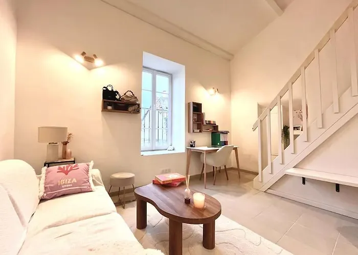 De Charme Avec Mezzanine Daire
